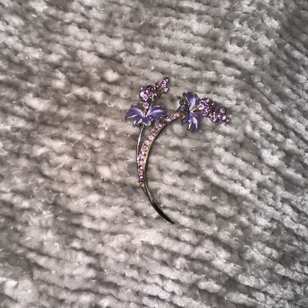 Vintage flower pin brooch